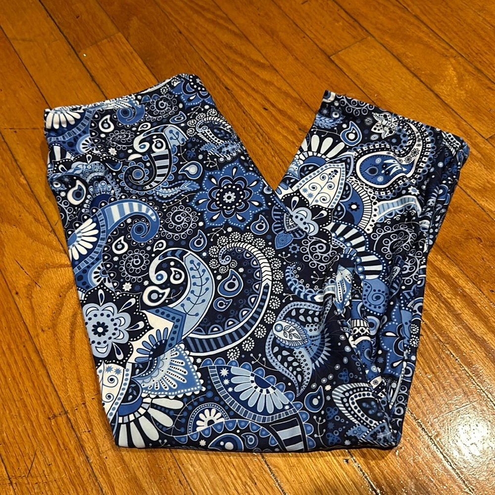 Treasure Lily OS Capri Paisley Leggings